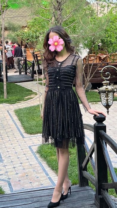 Нарядное платье одевала 2 раза, состояние отличное.