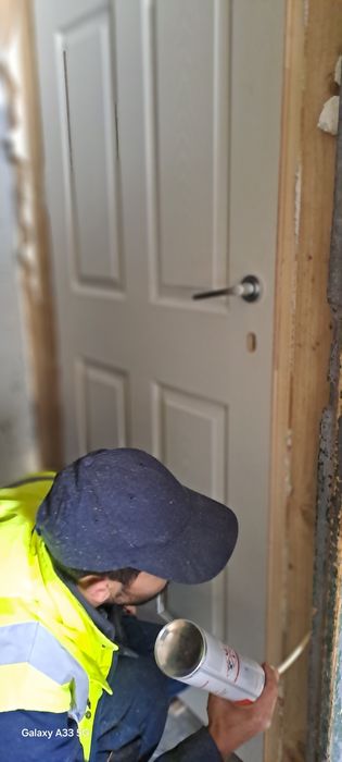 Renovări Interioare ~ Reparații ~ Uși ~ Zugrăveli