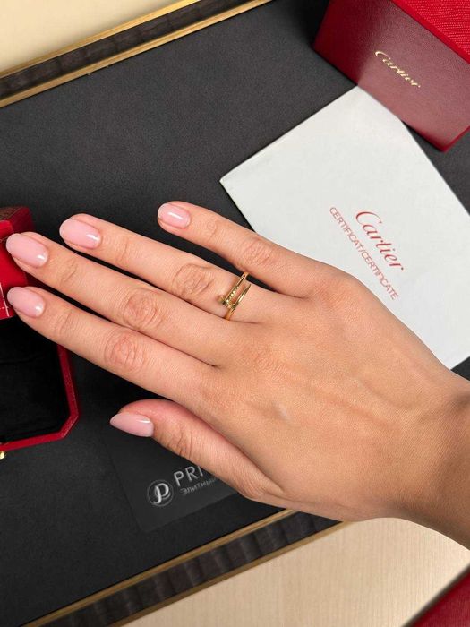 Кольцо Cartier Juste Un clou Small model