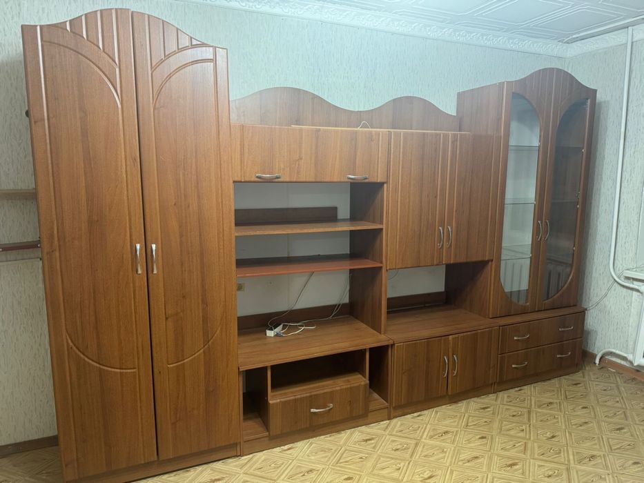 Отдам шкаф стенку