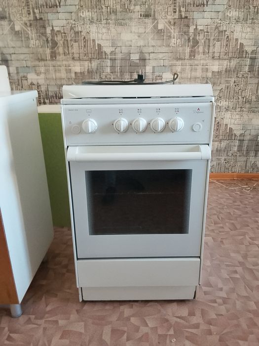 Продам газовую плиту