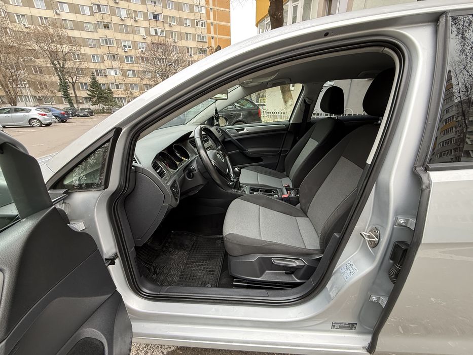 Volkswagen Golf 7 - 1.6Tdi-105Cp-E5-Clima-Variante Auto