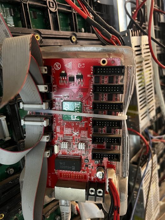 Продам LED экран P5 (2,56×0,96 м), новый