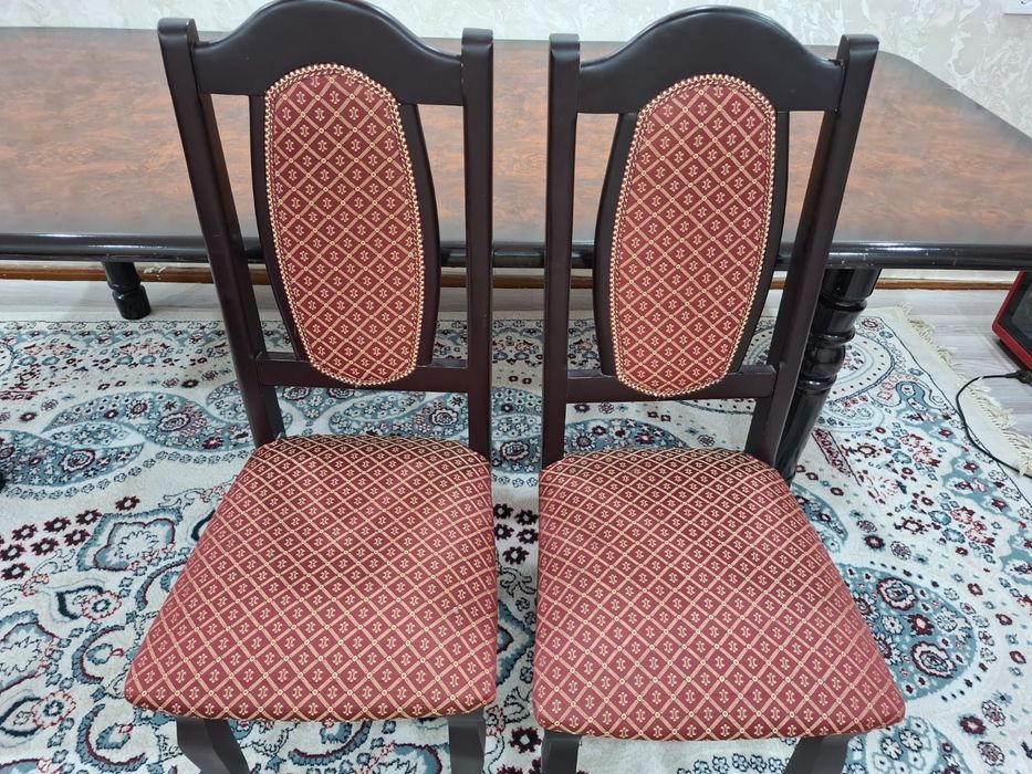 Стол с 8 стульям