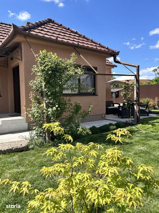 Casă complet renovată
