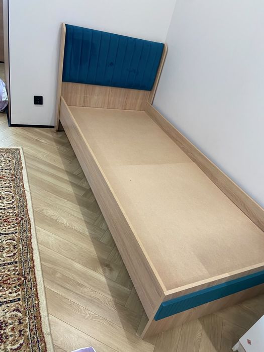 Продам кровать одно местный