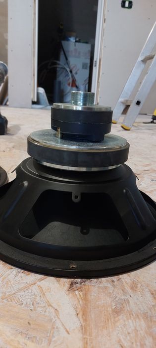 Vand difuzoare de 12" si drivere de 1"