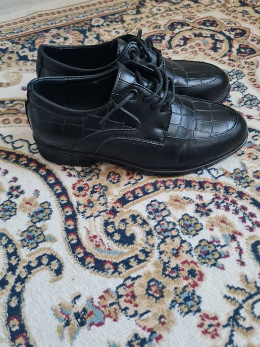 Продам детский туфли