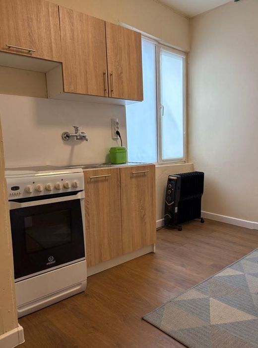 Къща, под наем, Център-ЦУМ