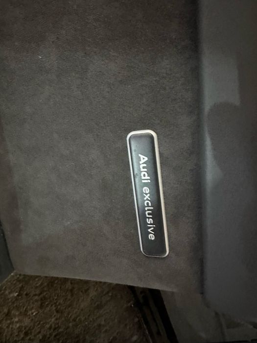 Audi Q8/SQ8/RSQ8 Спортен кожен салон.