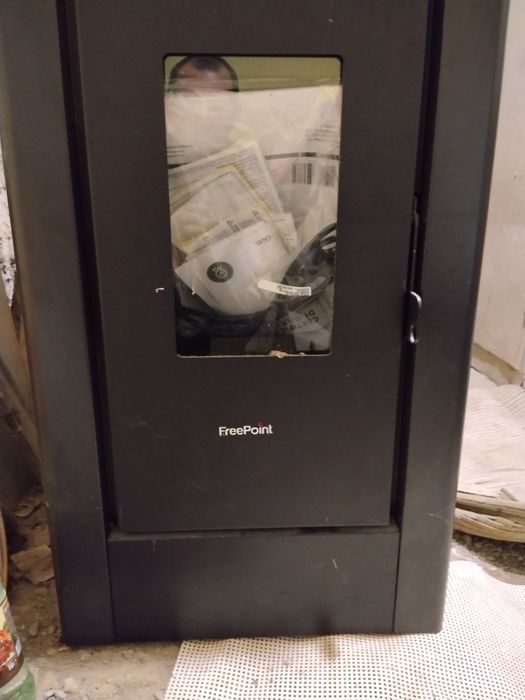 Vând sobă pe peleți Free Point