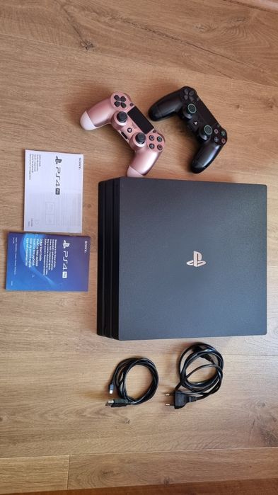 Продавам плейстейшън 4 pro