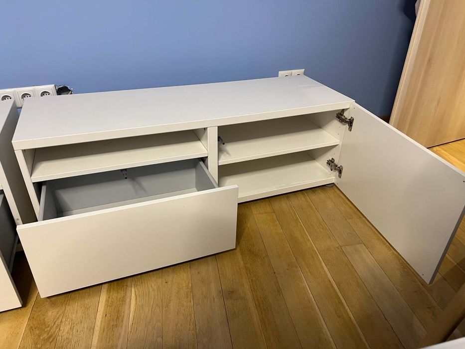 Две бели шкавчета от IKEA