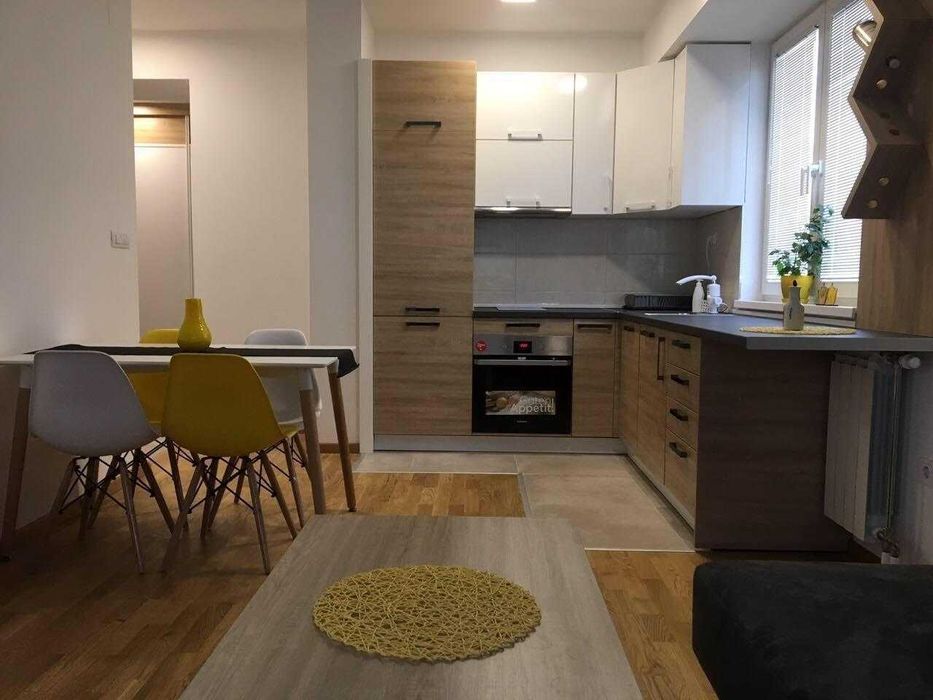 Дава се под наем Двустаен апартамент в Бургас, Братя Миладинови - 45 кв.м за 204 € - Снимка #1