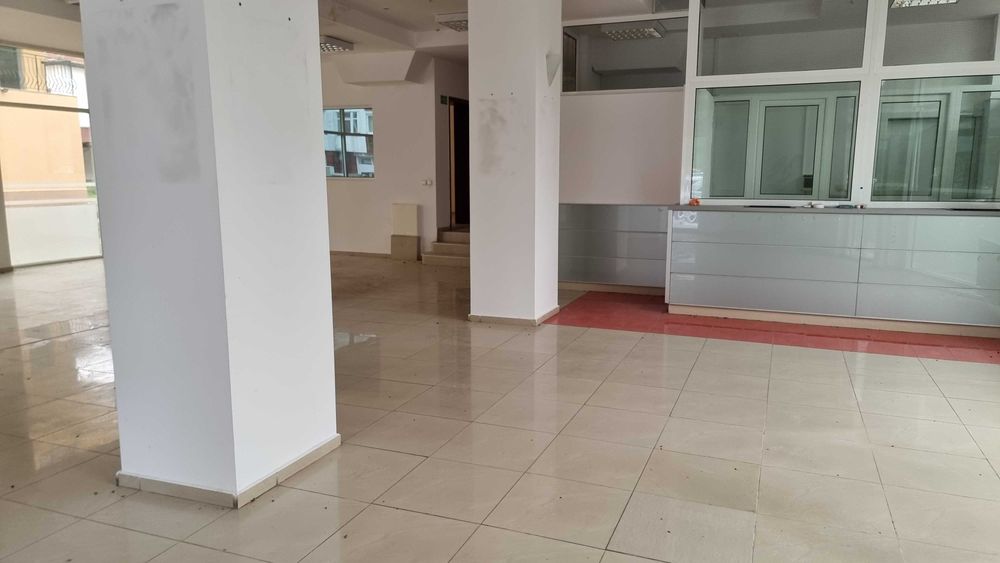 Продава се Офис в Разград, Център - 1358 кв.м за 564 €/кв.м - Снимка #1