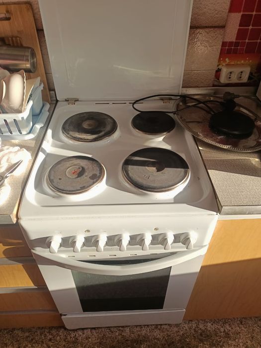 Продам плитку indesit