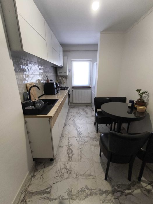 Apartament decomandat -3 camere, 2 balcoane