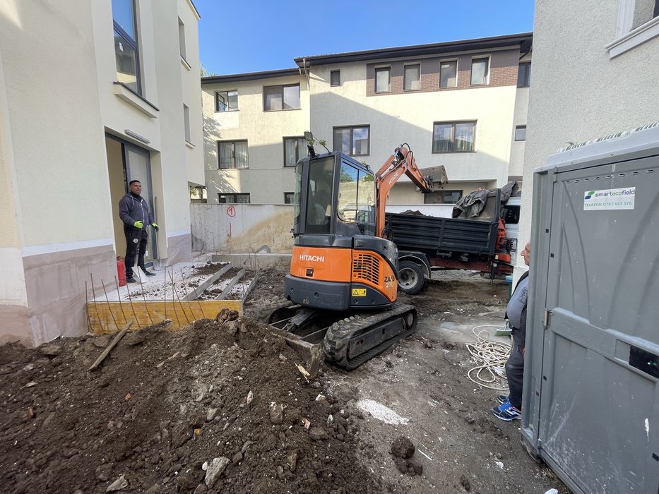 Inchiriez MiniExcavator Bobcat