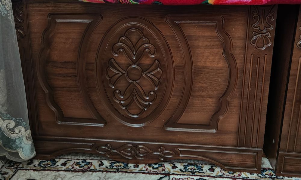 Sandiq va qutisi bilan sotiladi