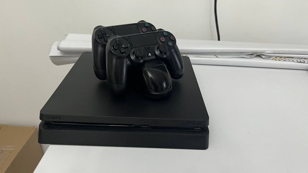 PlayStation4 Slim