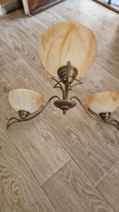 Candelabru cu trei brate