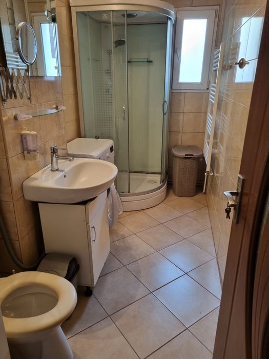 Inchiriez apartament