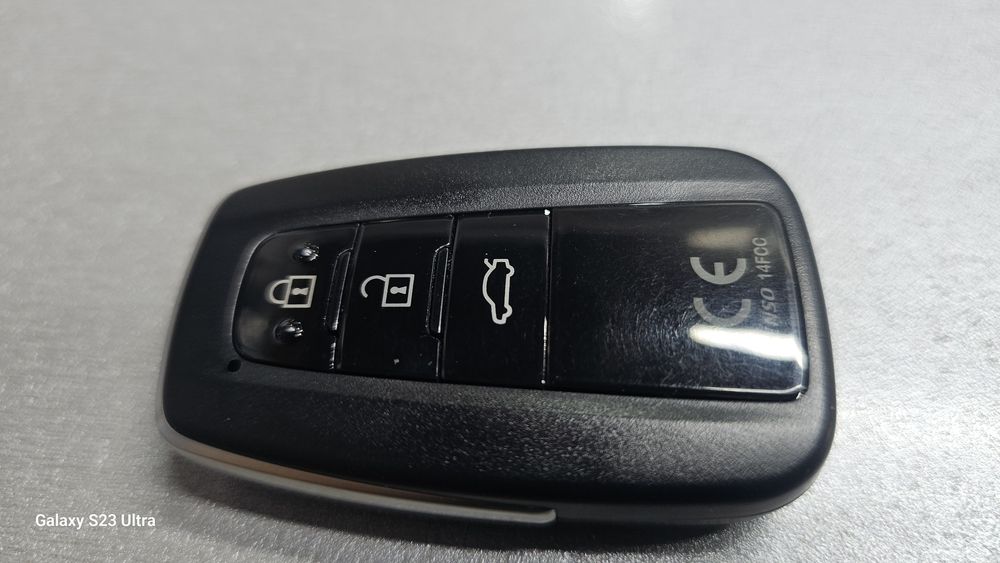 Смарт ключ на тойоту камри