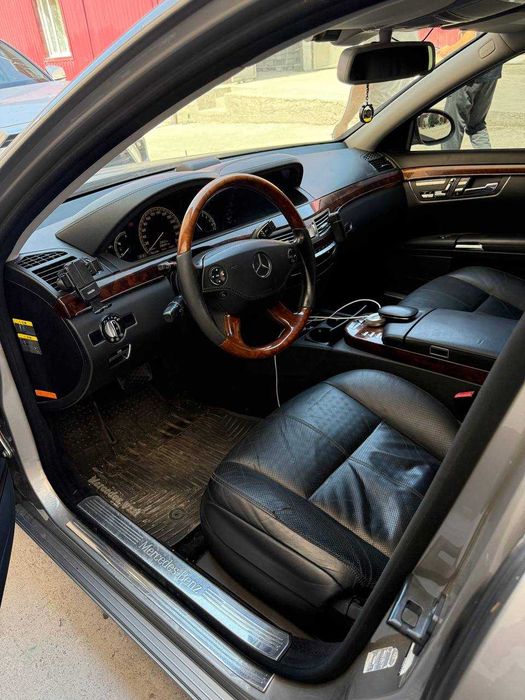 Mercedes 221 Sotiladi