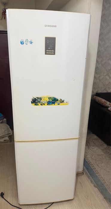 Холодильник Samsung
