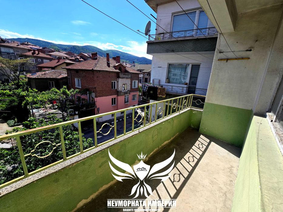 Дава се под наем Тристаен апартамент в Асеновград - 80 кв.м за 311 € - Снимка #2