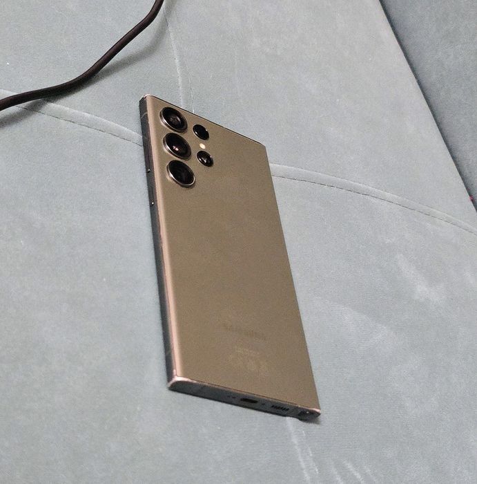 Vand Samsung S23 Ultra + S24 ULTRA