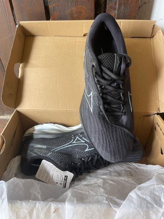 Обувки Mizuno, 40 номер