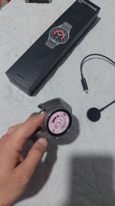 Часы Galaxy Watch Pro