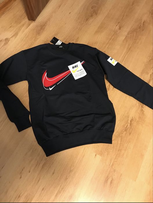 Мъка блуза с дълъг ръкав