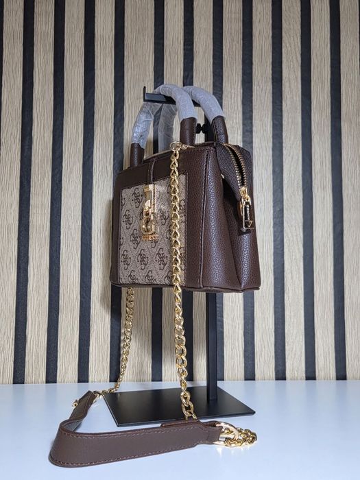 Geanta de dama Guess