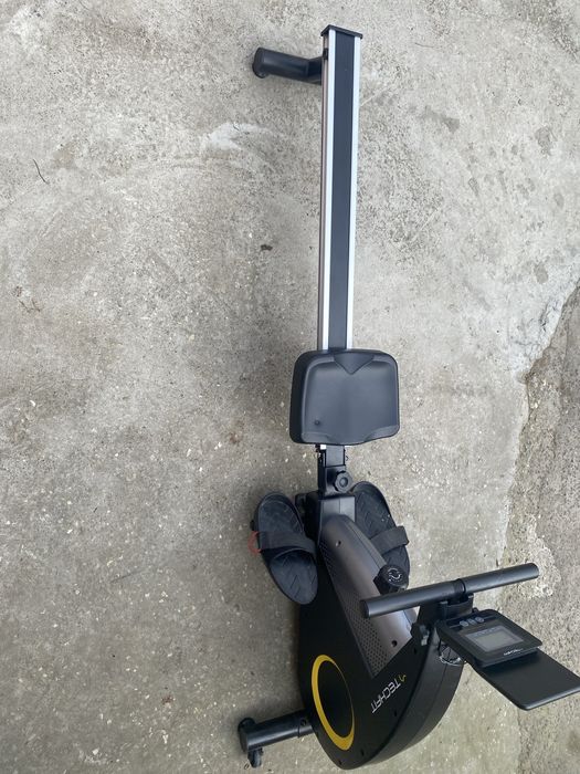 Vând aparat de vâslit techfit
