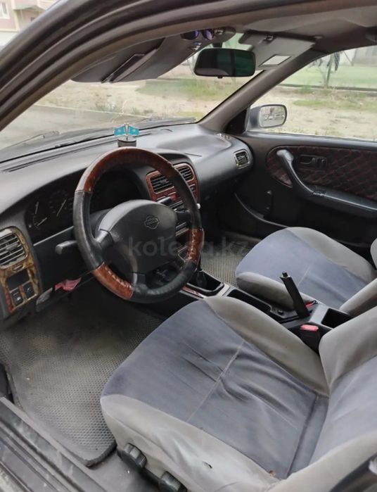 Nissan Primera P10