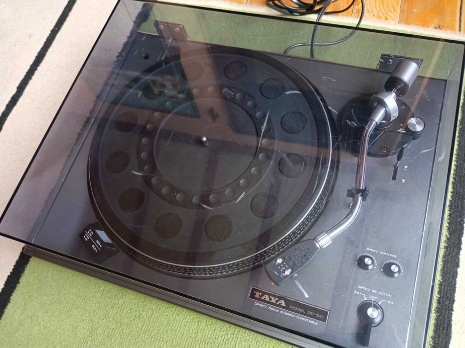 Грамофон TAYA DP-510 direct drive перфектен