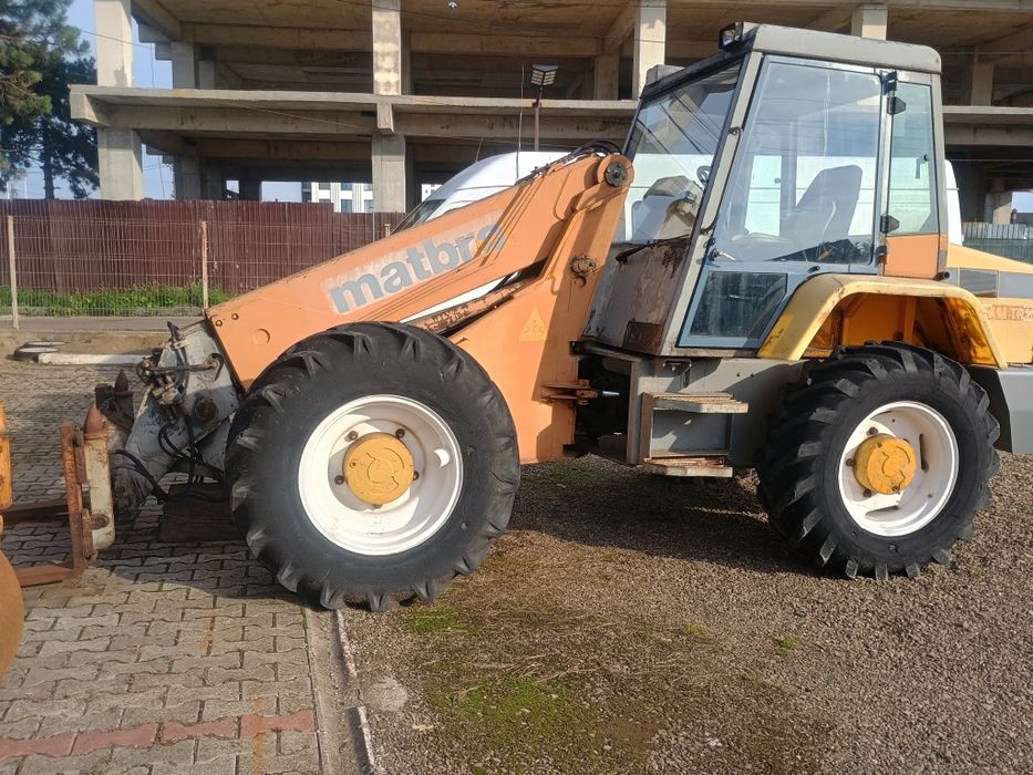 Încărcător frontal