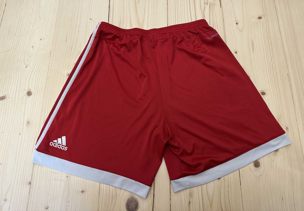 Pantaloni Scurți Adidas FC Bayern Munchen – Noi Fără Etichetă – Mărimea L Roșu / Fotbal