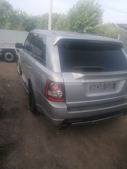 Dezmembrez range rover sport