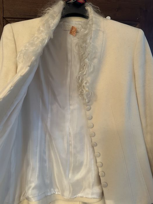 Уникален костюм от вълна с бонус блуза