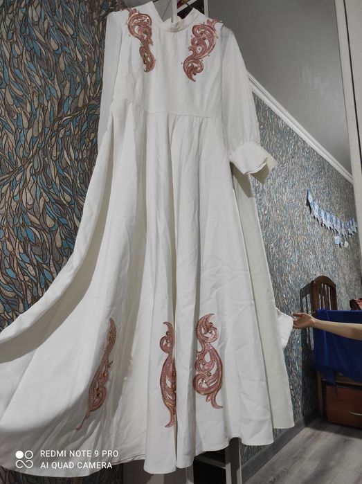 Нарядное платье 42 размера