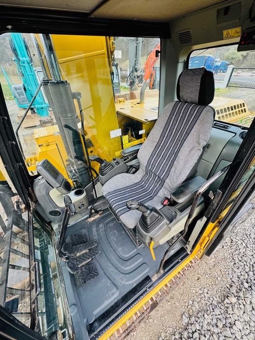 Excavator senile cu lama CAT 311 DLRR, an 2009, 15 tone, 1 cupa, TOP !