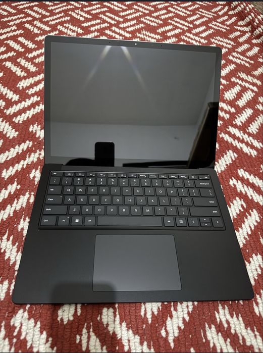 Micrasoft Surface laptop 5  16/512