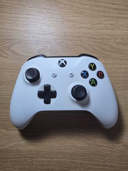 Xbox One 1TB + 5 jocuri
