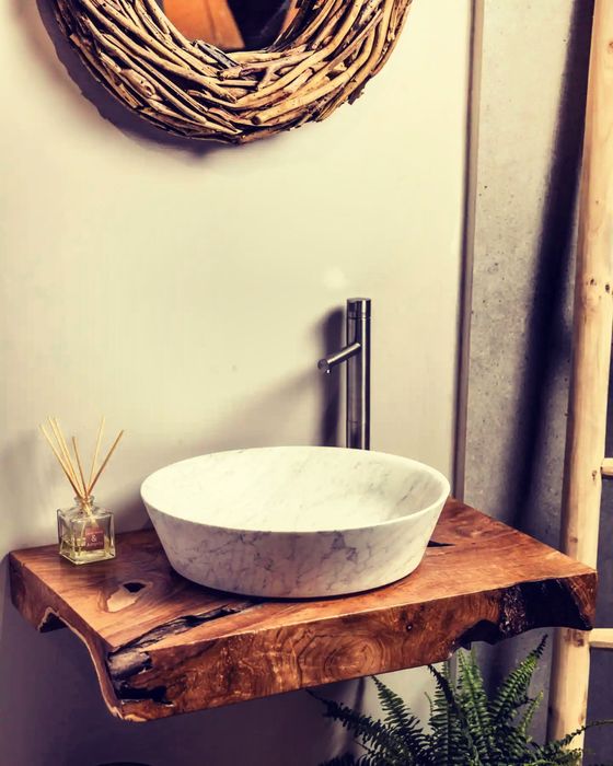 Маса от естествено дърво епоксидна смола  плот за баня огледало масив