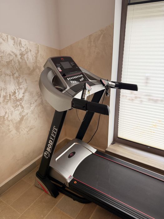 Bandă de alergat electrică BodyFit A6000