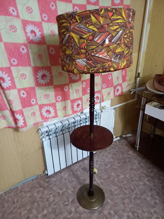 Продаётся торшер светильник СССР.