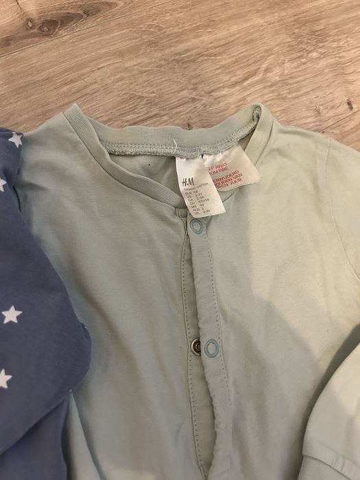 H&M, salopete/pijamale. Marimea 98. Pret 50 lei